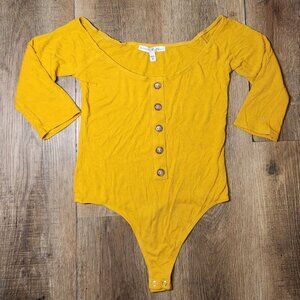 💛🍸Express Mustard Yellow Ribbed Off-The-Shoulder Henley Bodysuit 3/4 Sleeve-S